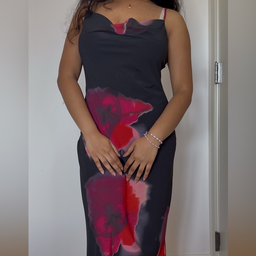 black dress with red flowers going-out dynamite midi dress aesthetic summer